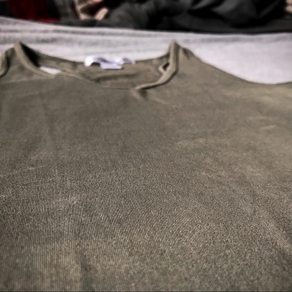 XS V-Neck Buttery Soft BodySuit - Picture 3 of 5